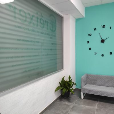 Sala de espera Créixer, centro pedagógico